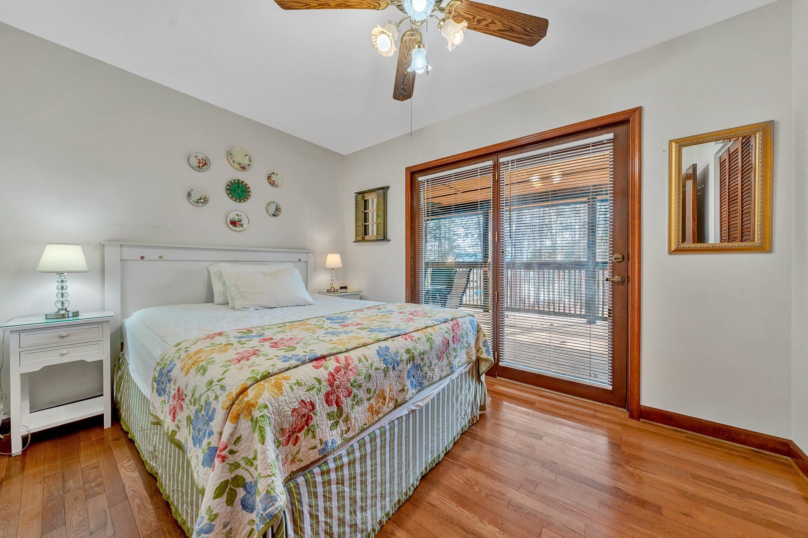 Fox's Den | 3BR Vacation Rental in Huddleston, VA | Lake Retreat